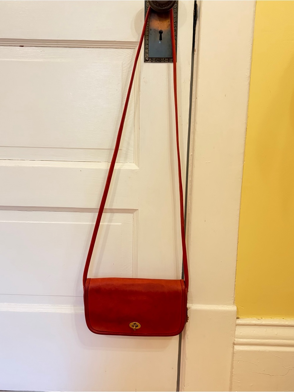 Vintage Coach Dinky 80s 90s Cherry Red Leather Crossbody Bag Purse Made In USA - Picture 15 of 16